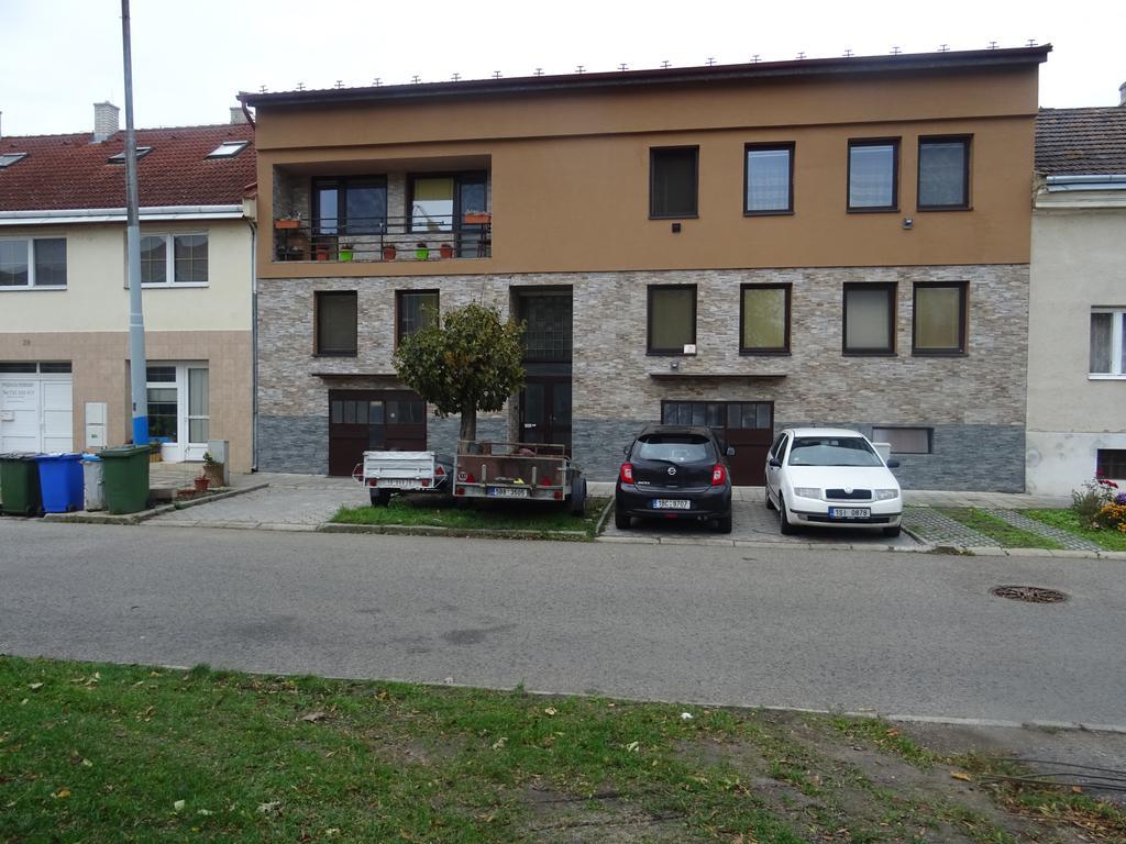 Milanna Apartment Breclav Exterior photo